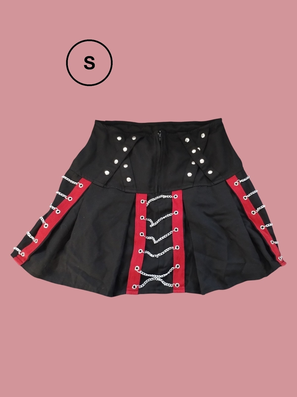 Black & Red Chain-Accent Pleated Skater Skirt